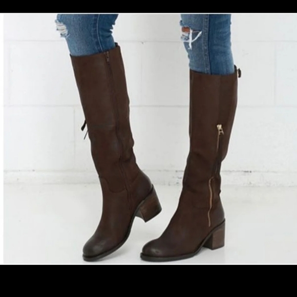 Steve Madden Shoes - Steve Madden knee high boots brown 8 (fits like a 7.5)